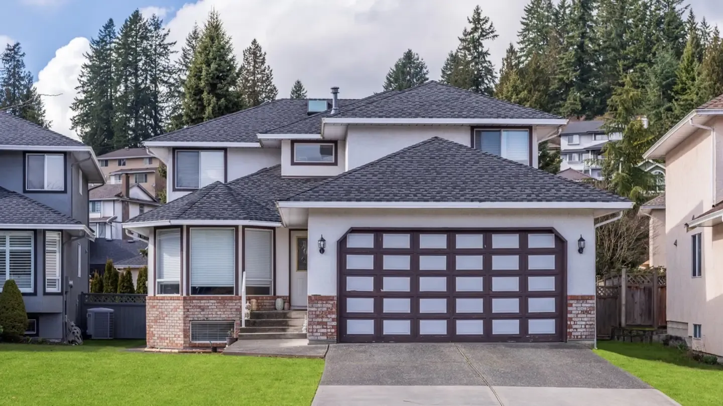 asphalt-roofing-epdm-rubber-roof-east-central-muncie-indiana-clemens-home-solutions