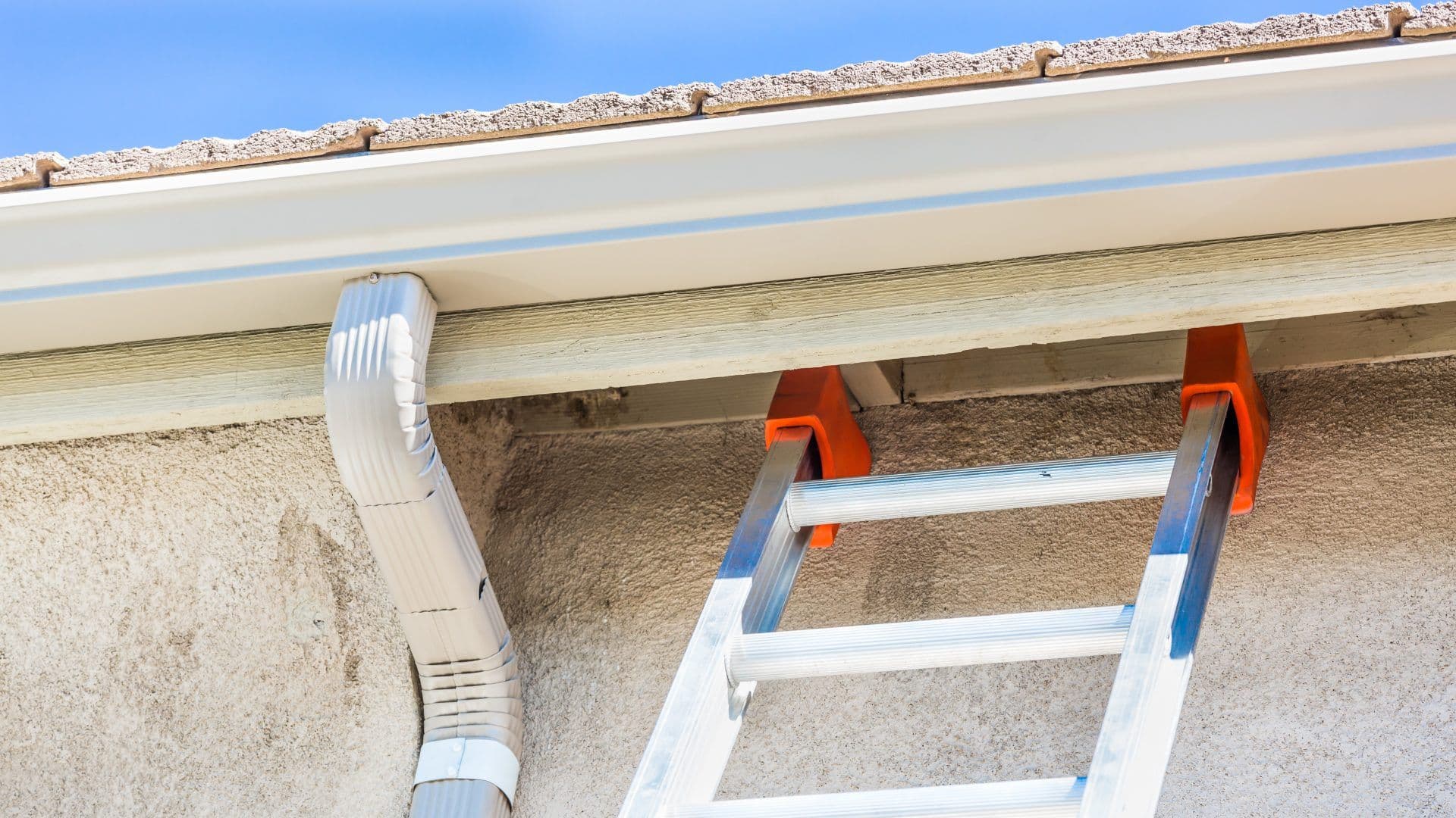 best-gutters-fort-wayne-in-clemens-home-solutions-scaled (1)