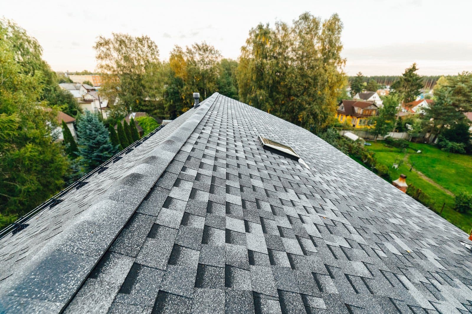 black-roof-shingles-pros-cons