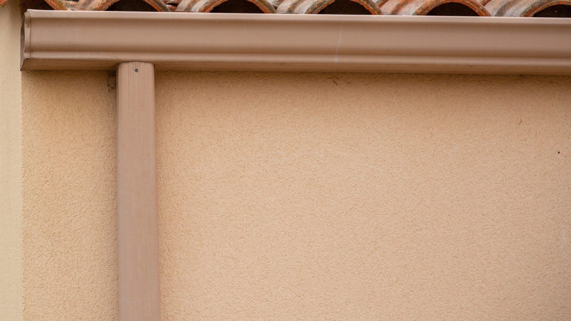 durable-seamless-gutters-hagerstown-in-clemens-scaled.jpeg