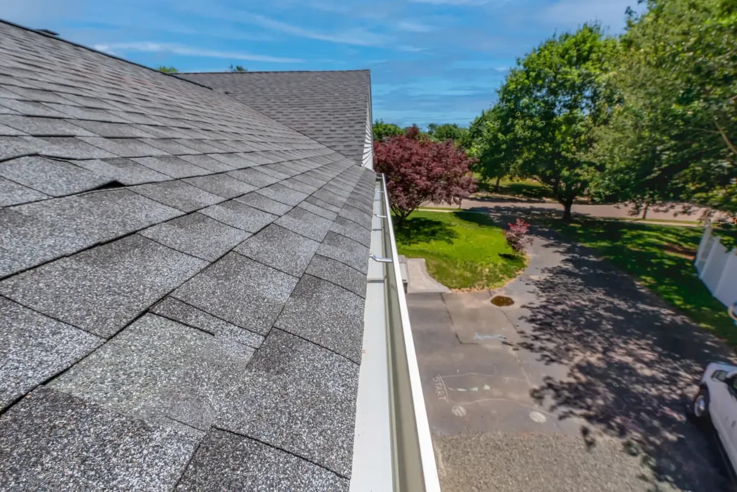 gutters-asphalt-shingle-roof-home-Greenfiled-In-Clemens-Landing-Page.webp