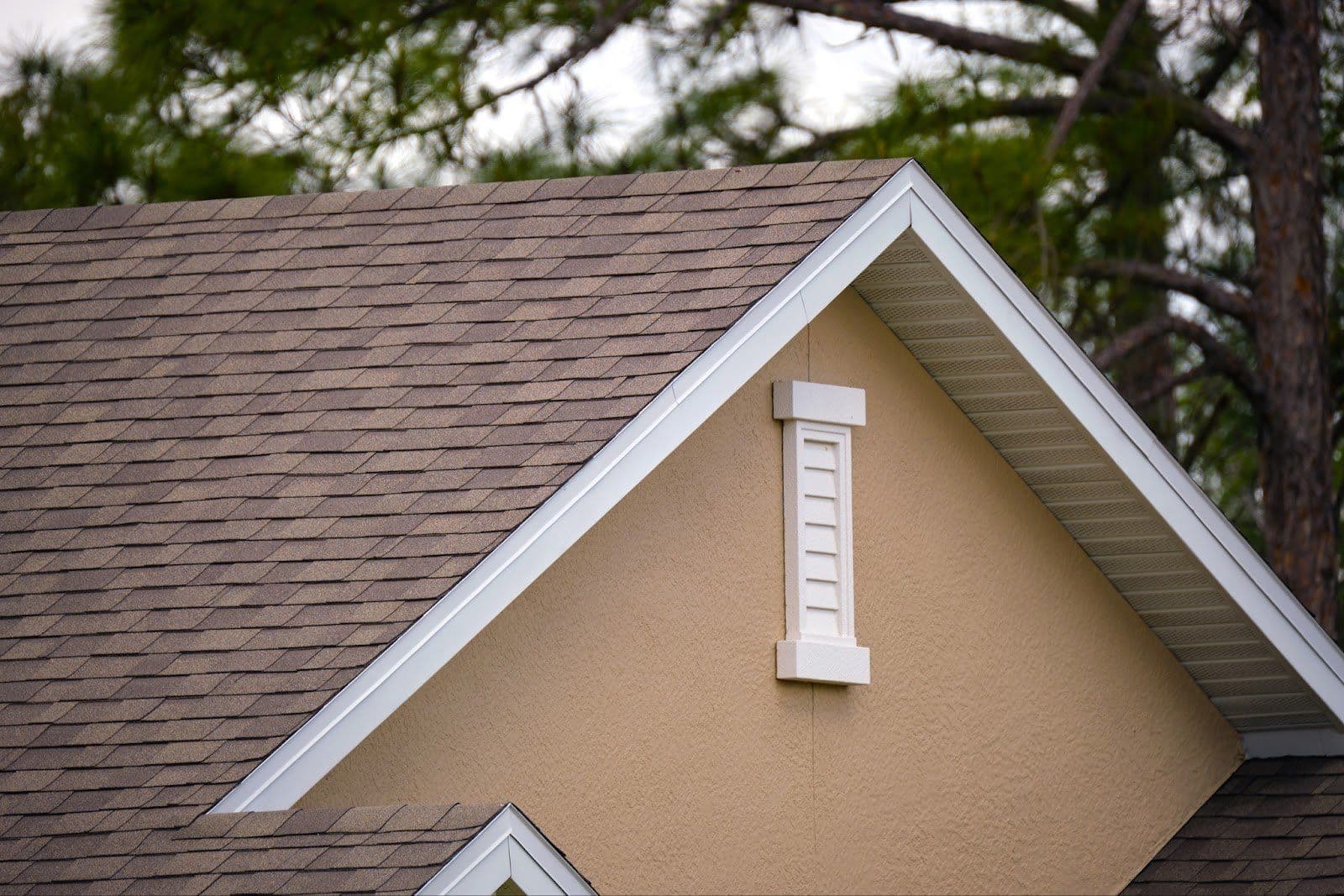 Home-With-A-Brown-Asphalt-Shingle-Roof-In-Muncie-IN